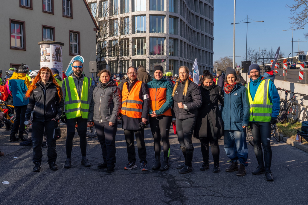 Gruppenbild der Mitwirkenden (v.l.n.r.: Nora Bendig, Siggi, Ulrike Medger, Falko Görres, Mirjam Brinkmann, Petra Schulz, L., Marthe Soncourt, Peter Heissenberger)